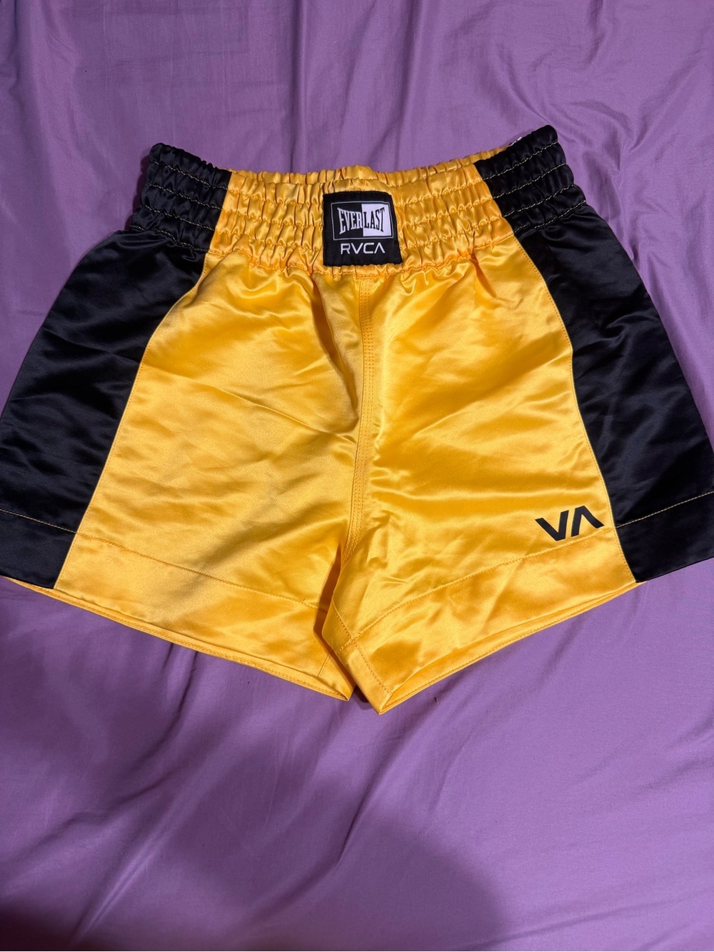 RVCA x EVERLAST COLLAB fight shorts SIZE SMALL